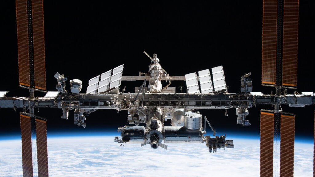 gmt312 iss flyaround part2 1087